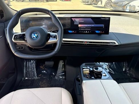 Used 2024 BMW iX xDrive50 AWD/4WD image 32
