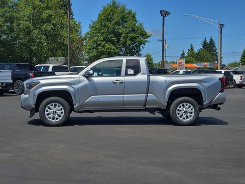 New 2025 Toyota Tacoma SR5 image 4