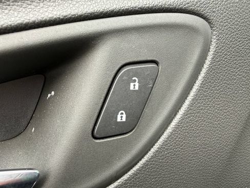 Used 2023 Buick Encore GX Preferred w/ Cold Weather Comfort Package FWD image 12