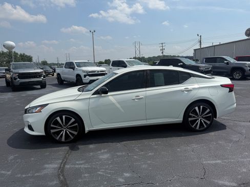 Used 2021 Nissan Altima 2.5 SR AWD/4WD image 3