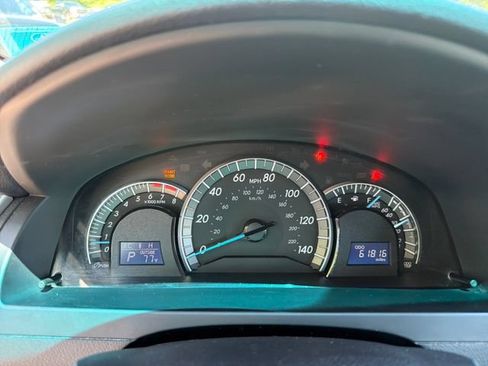 Used 2014 Toyota Camry SE FWD image 17