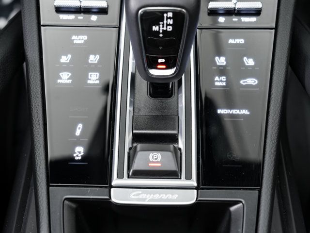 Certified 2023 Porsche Cayenne Platinum Edition AWD/4WD image 22