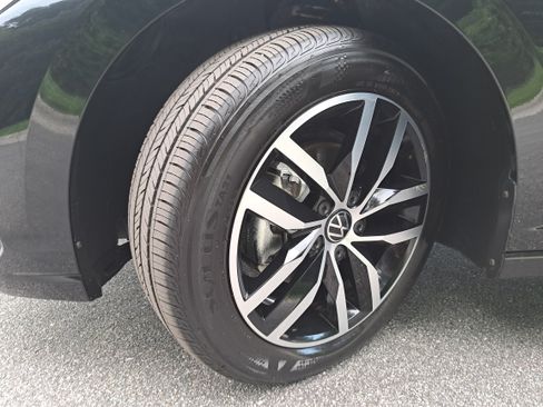Certified 2026 Volkswagen Jetta SE FWD image 33