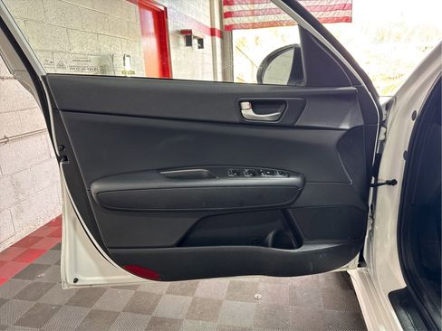 Used 2018 Kia Optima S FWD image 17