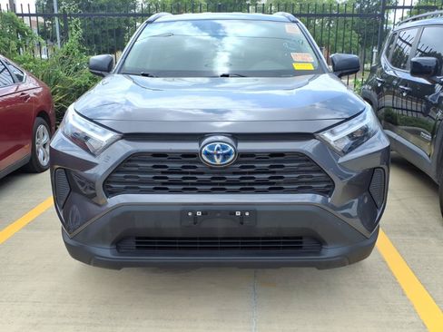 Used 2024 Toyota RAV4 LE AWD/4WD image 2