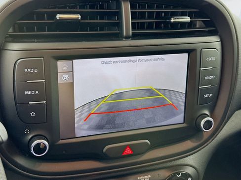 Used 2025 Kia Soul LX w/ LX Technology Package image 21