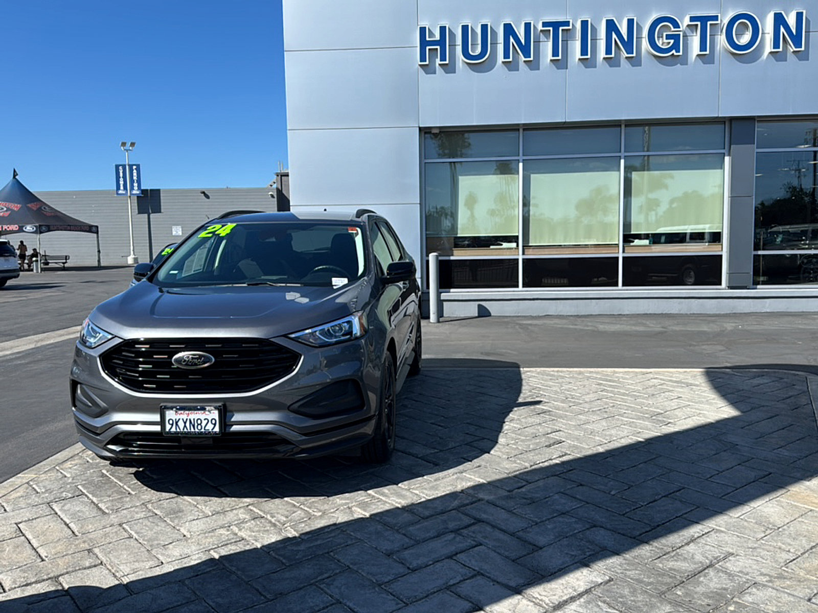 Used 2024 Ford Edge SE w/ Black Appearance Package AWD/4WD image 23
