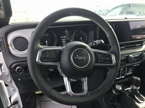 Certified 2025 Jeep Wrangler Sahara 4xe w/ Safety Group image 7