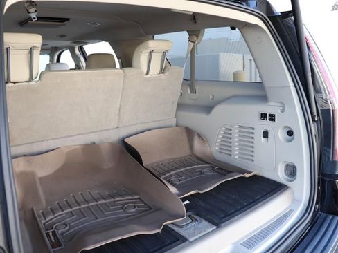 Used 2019 Cadillac Escalade ESV Premium Luxury image 26