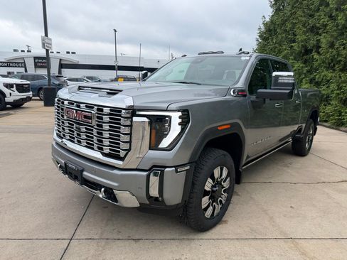 New 2026 GMC Sierra 3500 Denali w/ Denali Reserve Package AWD/4WD image 7