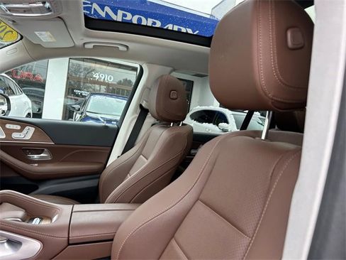 Used 2024 Mercedes-Benz GLS 450 4MATIC image 12