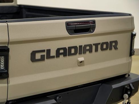 Used 2025 Jeep Gladiator Rubicon w/ Safety Group image 43