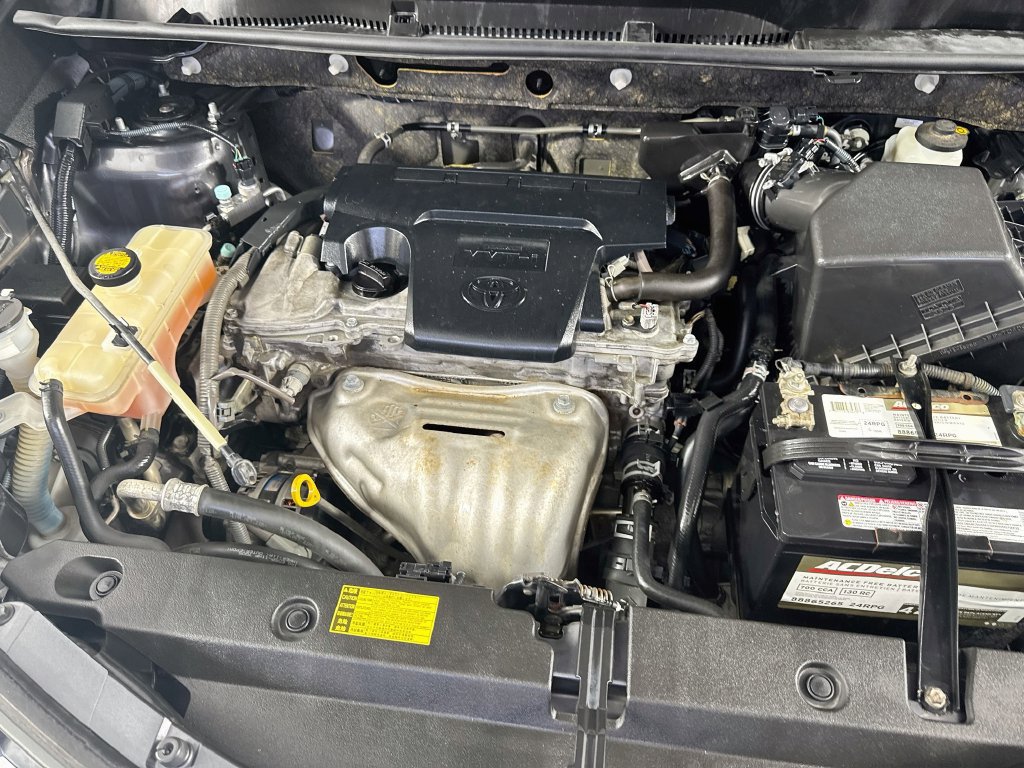 Used 2013 Toyota RAV4 LE FWD image 34