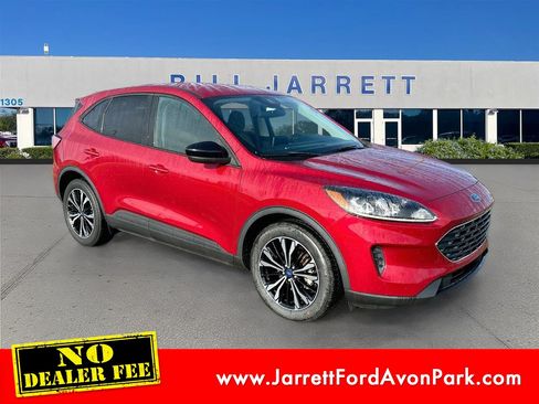 Used 2022 Ford Escape SE w/ SE Sport Appearance Package FWD image 1