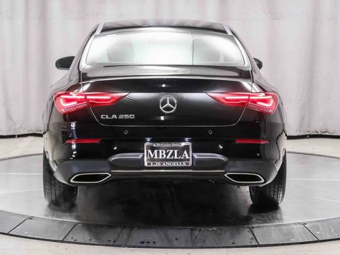 Used 2022 Mercedes-Benz CLA 250 image 3