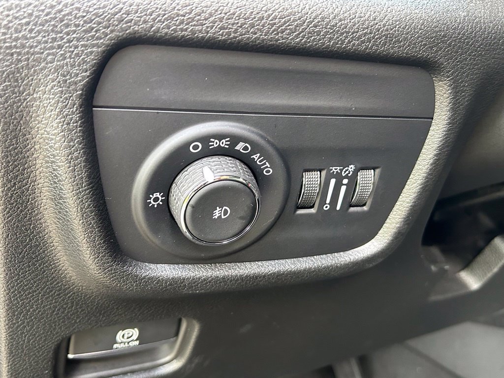 Certified 2025 Jeep Grand Cherokee Limited RWD image 19