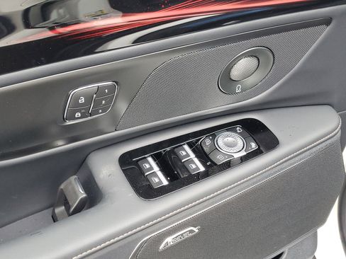 New 2026 Lincoln Nautilus Reserve w/ Jet Appearance Package image 9