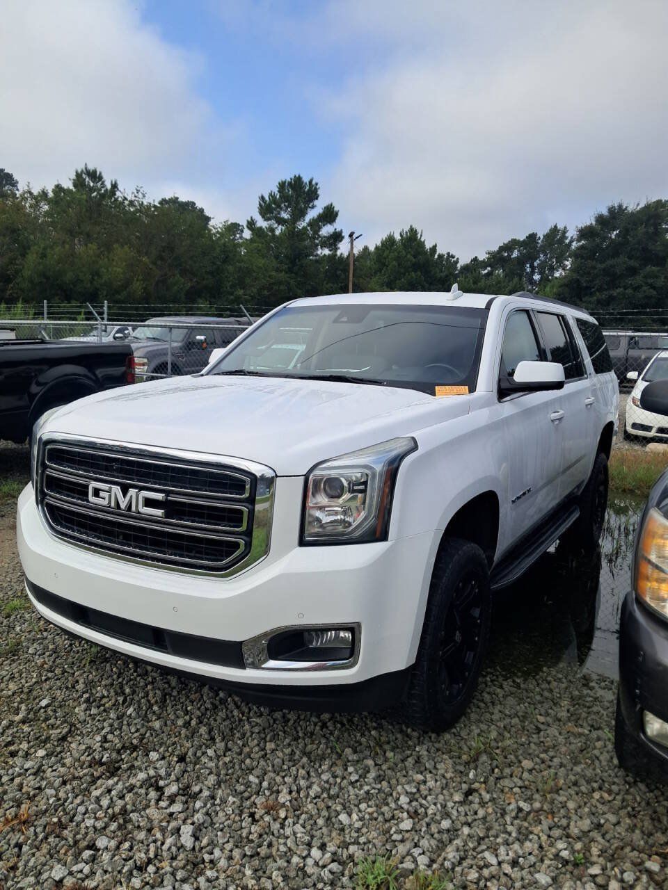 Used 2018 GMC Yukon XL SLT RWD image 1