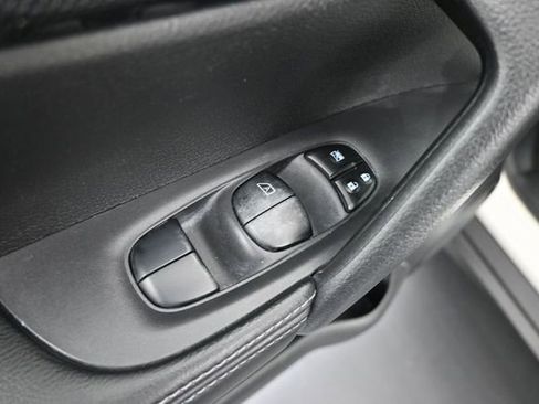 Used 2016 Nissan Rogue SL FWD image 13