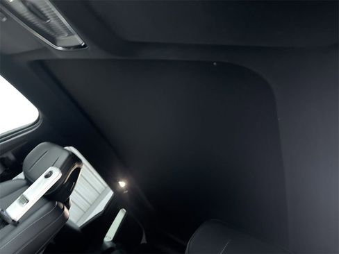 Used 2024 Cadillac Lyriq Luxury image 20