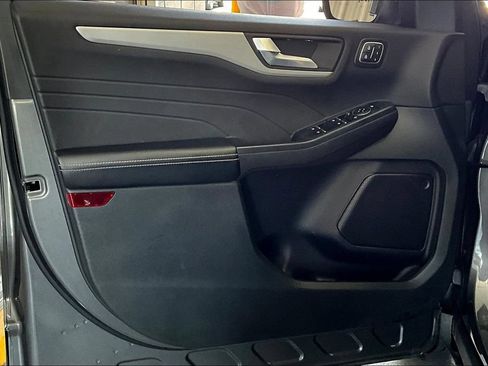 Used 2024 Ford Escape Platinum AWD/4WD image 19