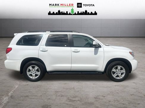 Certified 2017 Toyota Sequoia SR5 w/ Premium Package AWD/4WD image 7