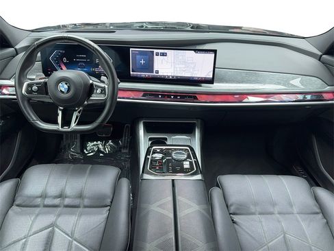 Used 2025 BMW 740i image 16