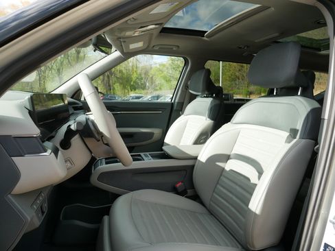 Used 2024 Kia EV9 Land AWD/4WD image 34