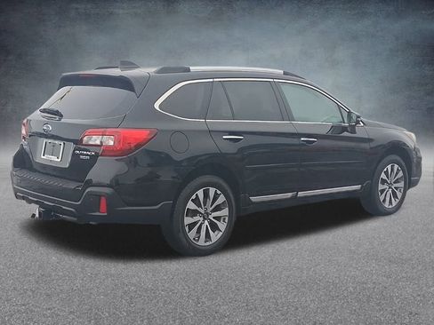 Used 2019 Subaru Outback 3.6R Touring image 8