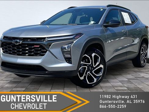 Used 2024 Chevrolet Trax RS w/ Driver Confidence Package FWD image 1