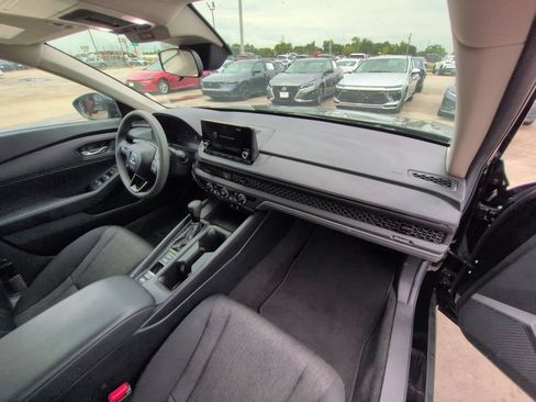 Used 2025 Honda Accord LX image 31