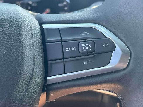 Used 2023 Jeep Compass Latitude AWD/4WD image 25