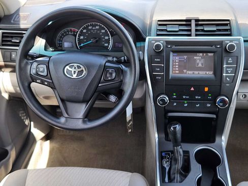 Used 2015 Toyota Camry LE FWD image 24
