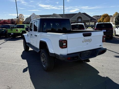 Used 2020 Jeep Gladiator Overland image 9