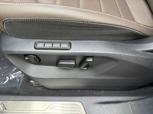 Used 2025 Volkswagen Atlas SEL AWD/4WD image 31