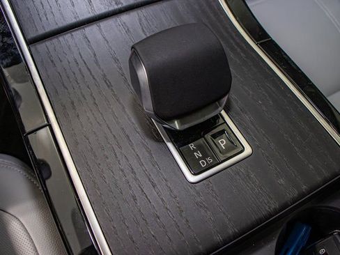 Used 2026 Land Rover Range Rover Velar Dynamic SE image 19