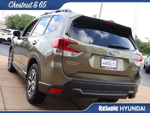 Used 2023 Subaru Forester Premium AWD/4WD image 4