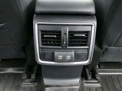 Used 2022 Subaru Forester Limited image 21