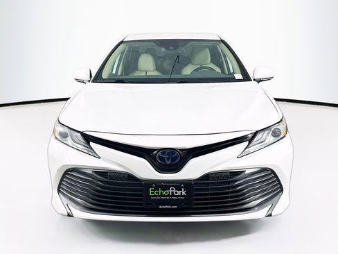 Used 2020 Toyota Camry XLE w/ Carpet Mat Package FWD image 2