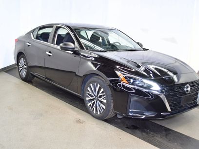 Used 2025 Nissan Altima 2.5 SV