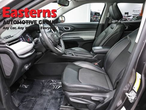 Used 2022 Jeep Compass Latitude AWD/4WD image 13