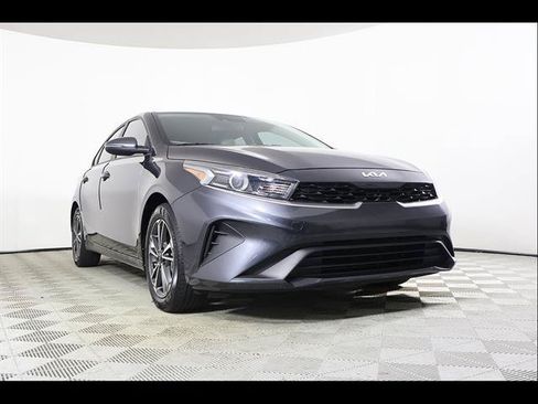 Used 2023 Kia Forte LXS w/ LXS Technology Package FWD image 1