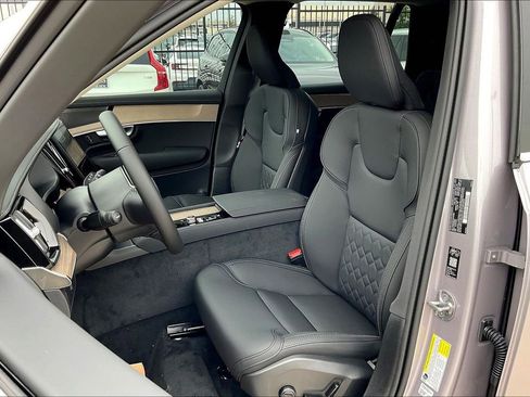 New 2026 Volvo XC90 B5 Plus w/ Protection Package Premier image 23