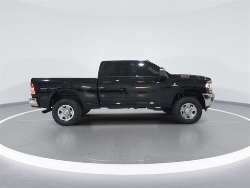 Used 2024 RAM 3500 Tradesman w/ Chrome Appearance Group image 9