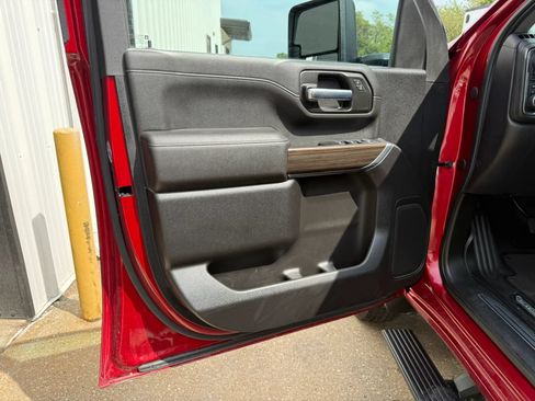 Used 2022 Chevrolet Silverado 3500 LT w/ Convenience Package AWD/4WD image 15