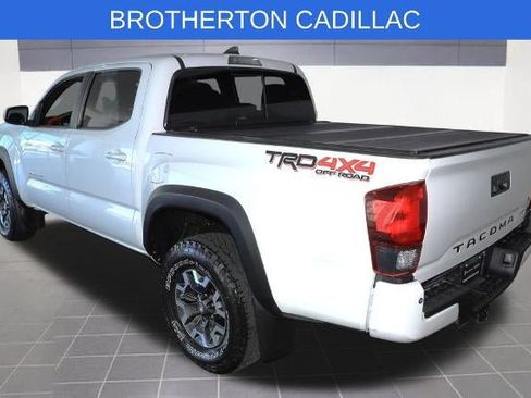 Used 2018 Toyota Tacoma TRD Off-Road w/ Technology Package AWD/4WD image 3