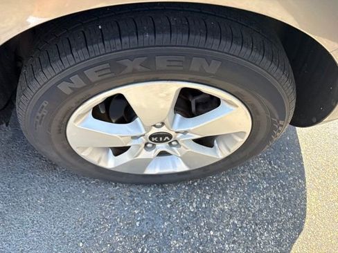 Used 2019 Kia Soul FWD image 10