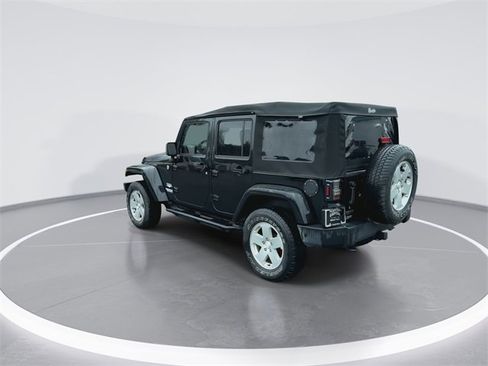 Used 2015 Jeep Wrangler Unlimited Sahara image 6