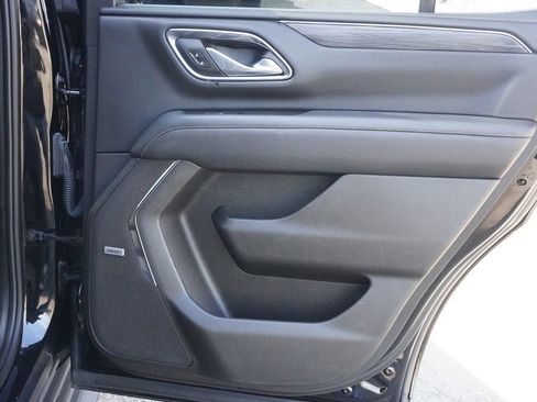 Used 2023 GMC Yukon SLT w/ SLT Premium Package AWD/4WD image 35