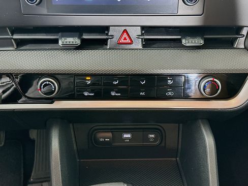 Used 2025 Kia Sportage LX image 22